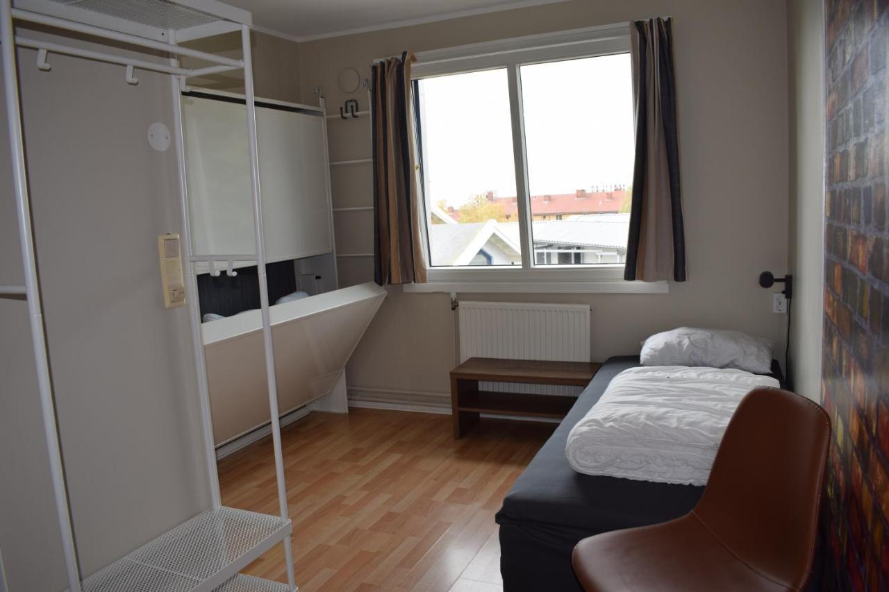 Dreibettzimmer mit eigenem Bad